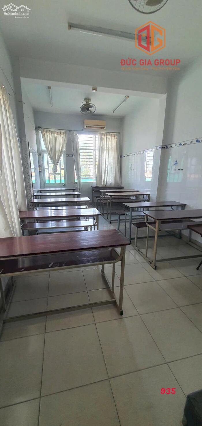 Hình ảnh Bán nhà mặt tiền đường 30 tháng 04; 1 hầm 6 lầu sổ hồng hoàn công 700m2 sàn giá 20 tỷ 2