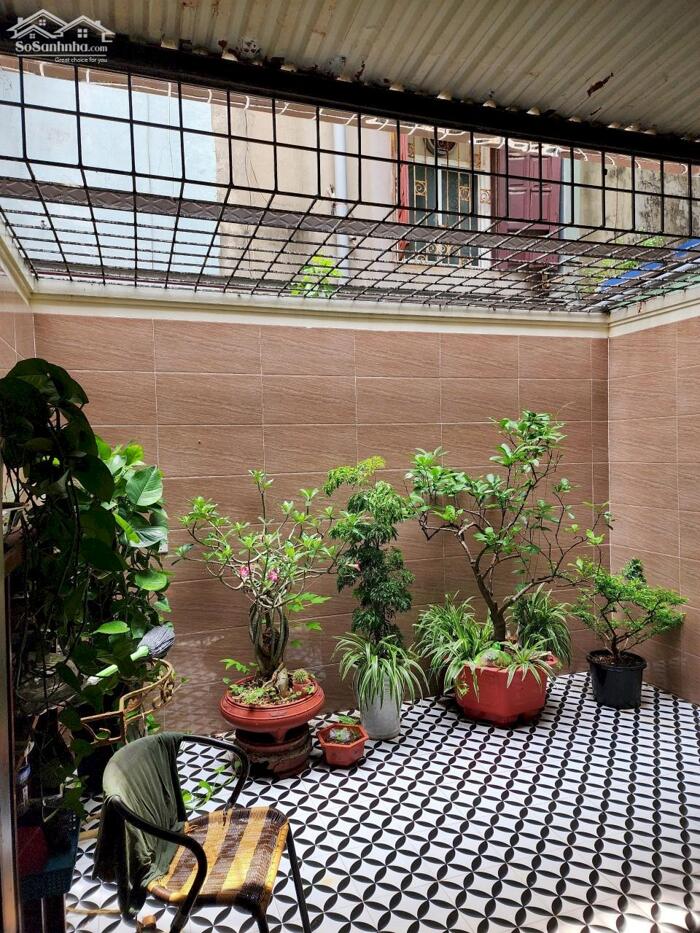 Hình ảnh Cho thuê nhà Văn Cao, DT: 90m2, 4 p.ngủ khép kín. 4