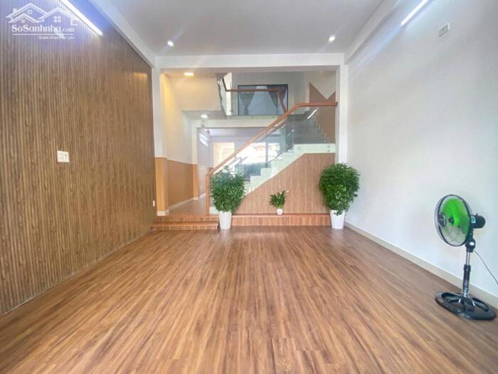 Hình ảnh Chính chủ gửi bán nhà 3 tầng MT Lê Thiệt.Đà Nẵng 0