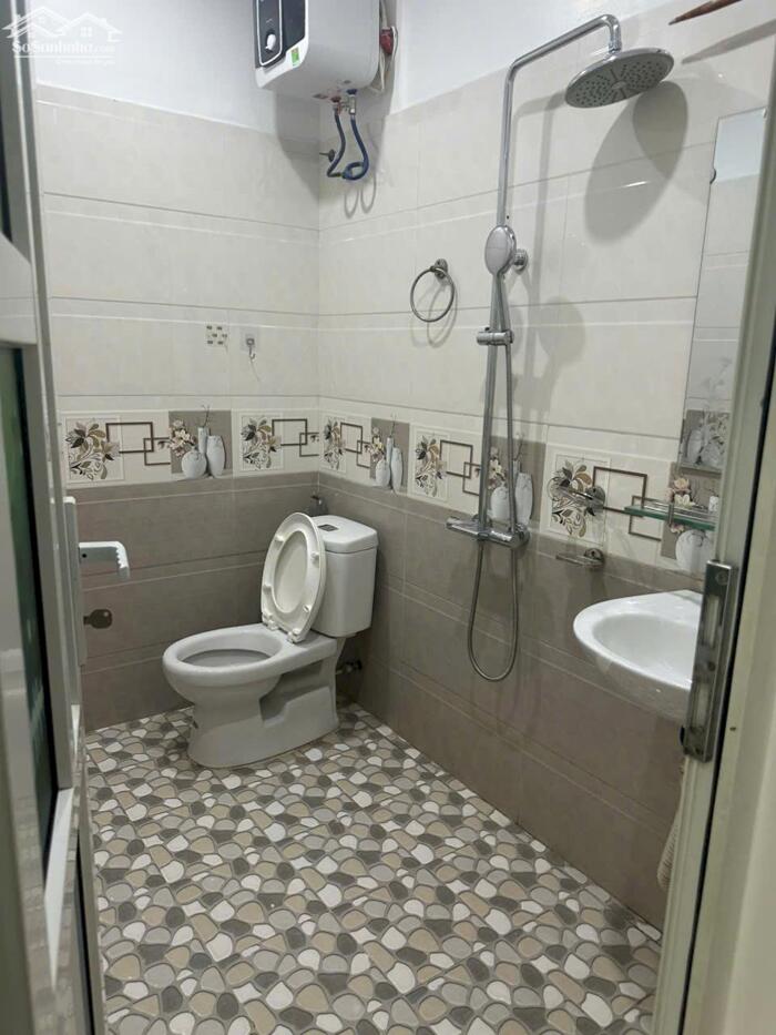 Hình ảnh Cho thuê nhà 3 tầng sân cổng riêng tại Thư Trung - Văn Cao, có gara gần nhà. 4