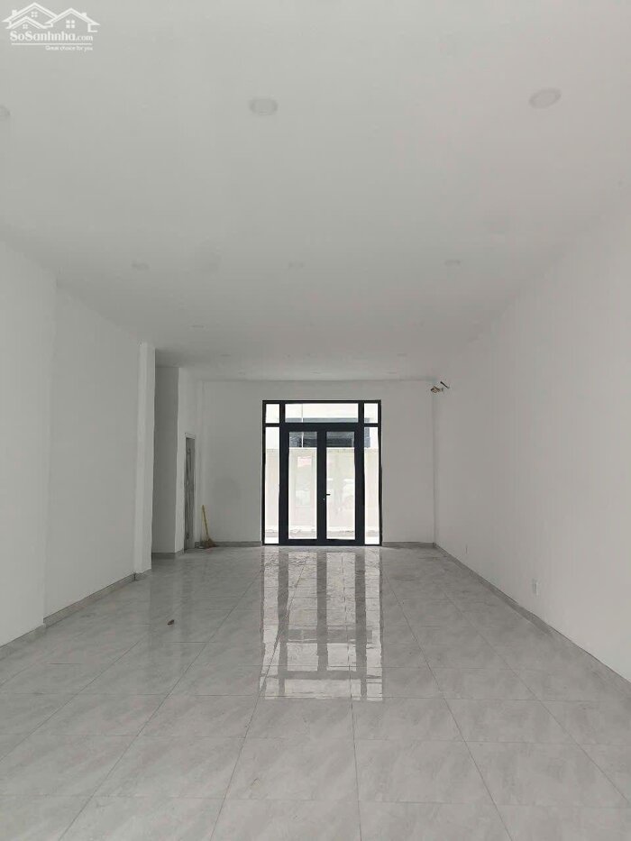 Hình ảnh CHO THUÊ TẦNG TRỆT NHÀ PHỐ 126m2, LỐI ĐI RIÊNG, MÁY LẠNH, MÁY CHE ĐẦY ĐỦ TẠI VINHOMES GRAND PARK 5