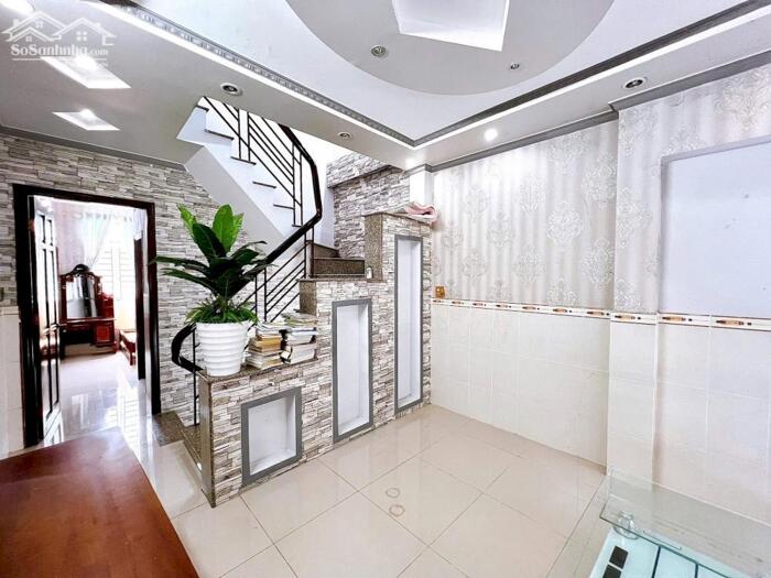 Hình ảnh CHO THUÊ nguyên căn Nhà 1T1L, Mặt Tiền 79 Trần Phú, tiện KDoanh, buôn bán, VPCTy, Spa,.... 3