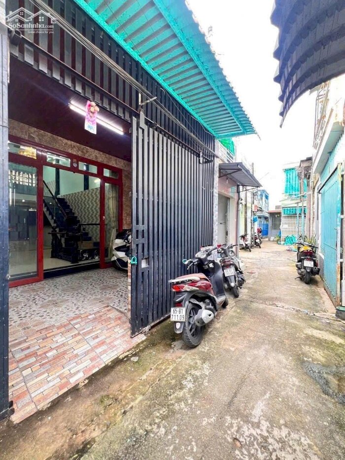 Hình ảnh BÁN NHÀ Hẻm thông - Nay thuộc P. Ninh KiềuNhà 1trệt + 1lửng + 2lầu đúc 1