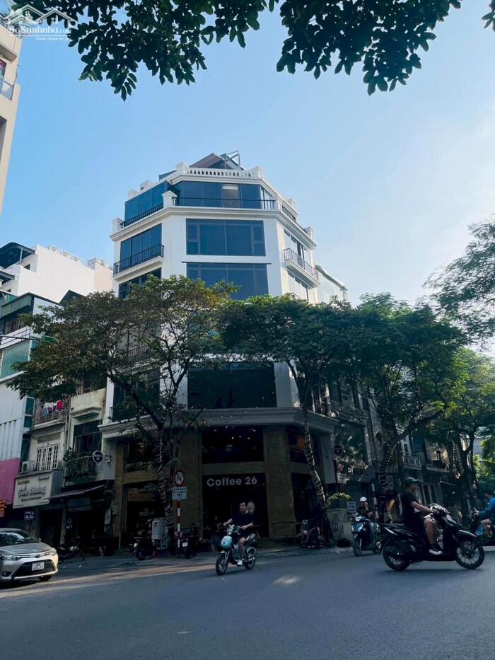 Hình ảnh Siêu Phẩm Hàm Cá Mập Mặt Hồ Tây lô Góc 3 Mặt Phố 4 Tầng 340M2 330 Tỷ 0