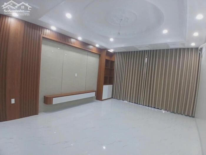 Hình ảnh Cho thuê nhà 4 ngủ khép kín Văn Cao (80m2), có thang máy. 6