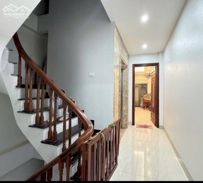 Hình ảnh **Siêu Phẩm Ngô Gia Tự, 62m2, 6T, giá 17,2 tỷ (Thang Máy, Ngõ Thông, Ô Tô Vào Nhà) 2