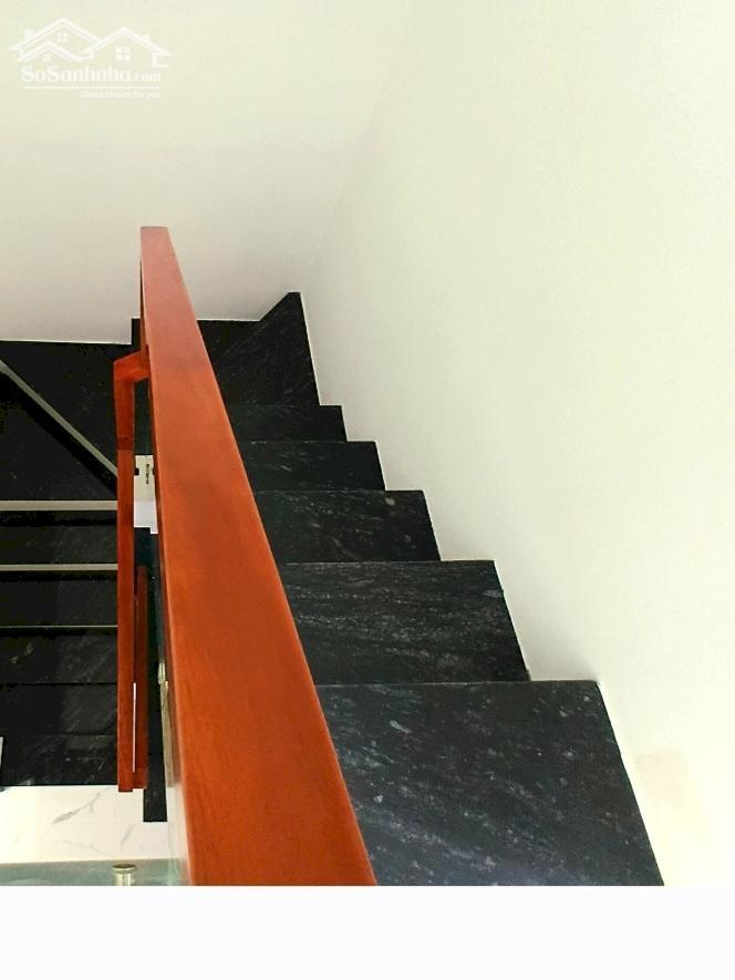 Hình ảnh Bán nhà Xuân Thuỷ 45m2 nhà đẹp ở ngay 20m ra ôtô vị trí đẹp 10.6 tỷ 2