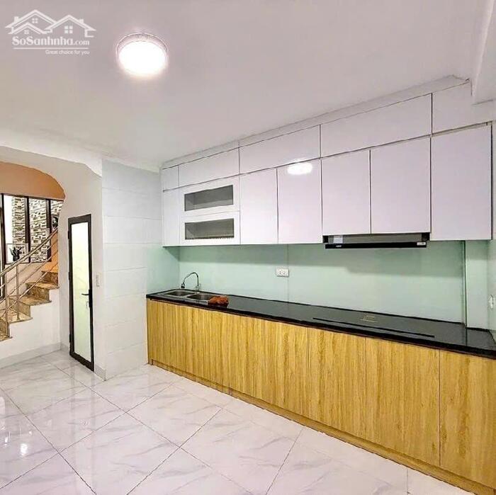 Hình ảnh Bán nhà Thuỵ Khuê 71m2 ngõ to cách phố 30m sổ nờ hậu 9.6 tỷ 1