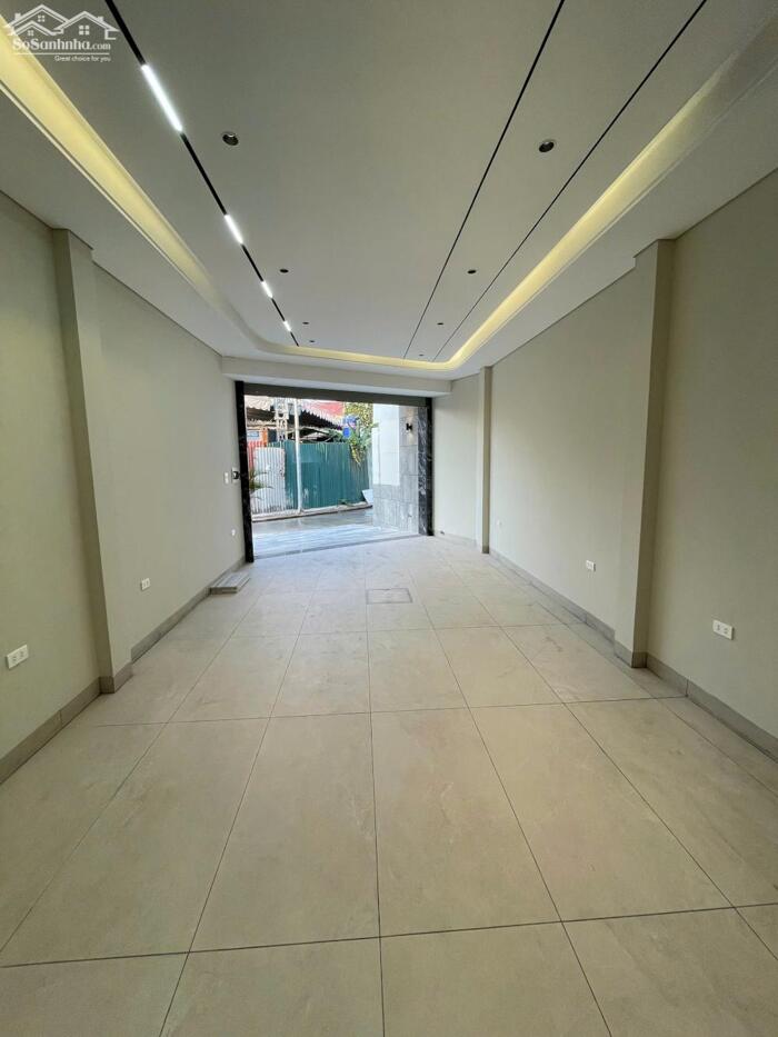 Hình ảnh Bán nhà khu đấu giá Cự Khối mới , 57m2 xây 7 tầng thang máy cao cấp, full nội thất, view hồ 4