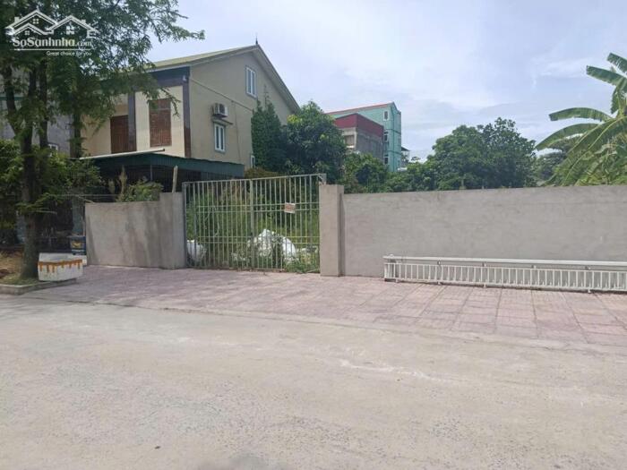 Hình ảnh Lô đất đẹp 330m2 ngõ Hoàng Phan Thái, xóm 15 Nghi Phú 1