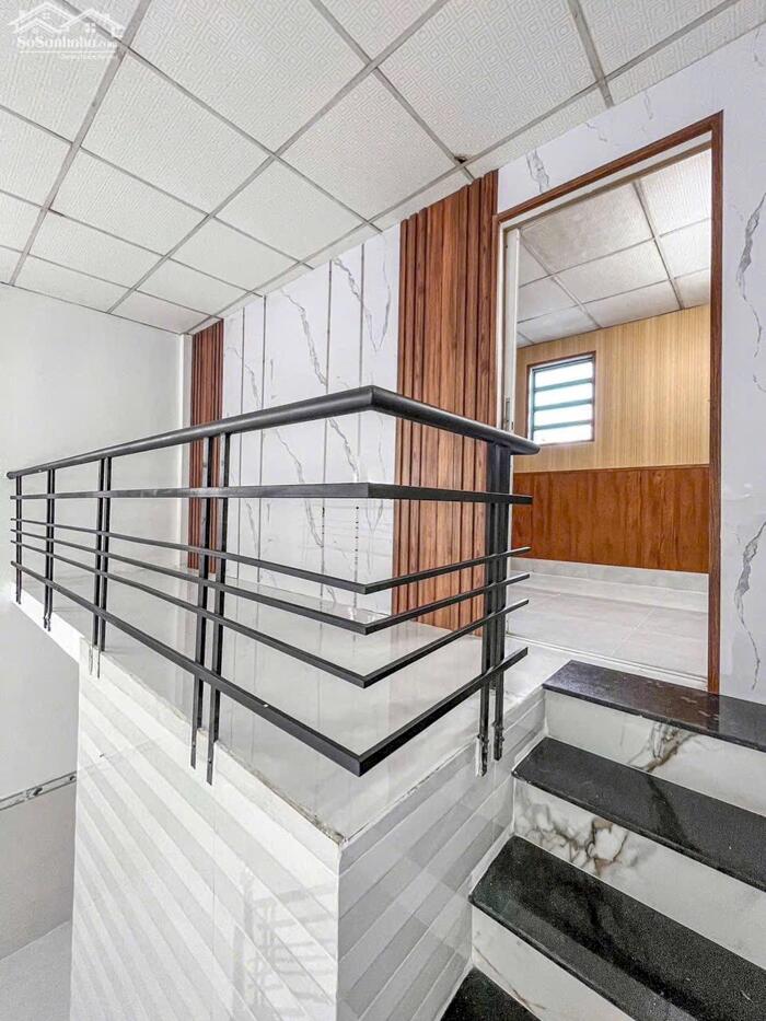 Hình ảnh BÁN NHÀ 1TRỆT 1LỮNG, mới đẹp, mua vào ở ngay. TRỤC CHÍNH đoạn ngoài 6