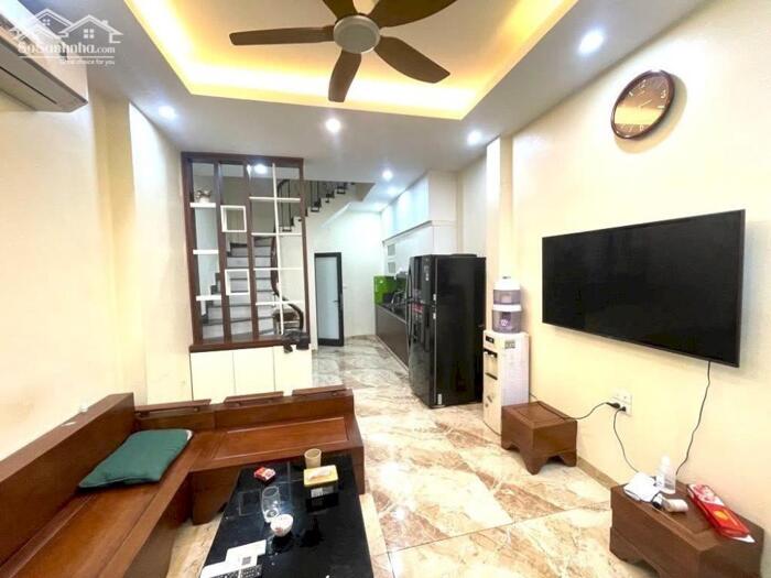 Hình ảnh Bán Nhà Ngọc Thụy, Long Biên Ô tô đỗ gần (33m2, 5T chỉ 7,15 tỷ) 0