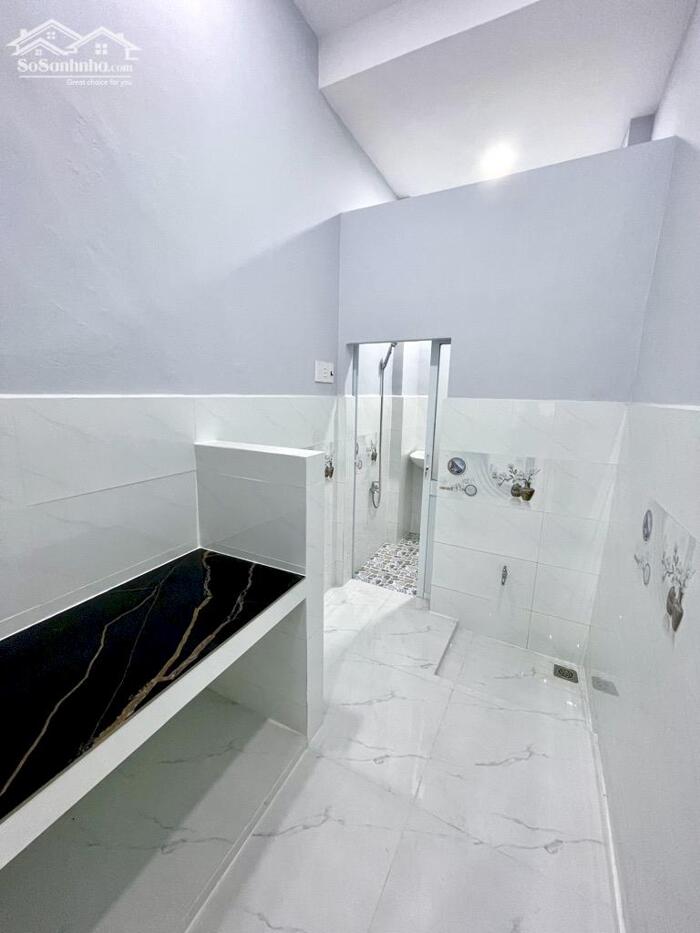 Hình ảnh Bán nhà HXH, Lạc Long Quân, hẻm thông, 22m2 hơn 2 tỷ 2