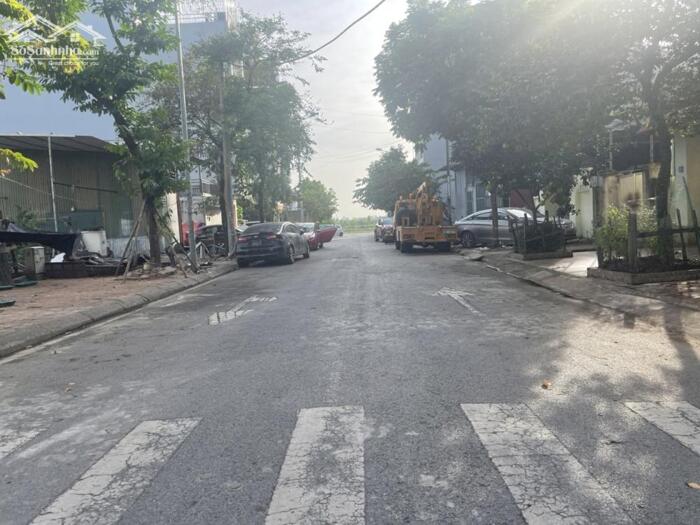 Hình ảnh Bán 121,3m đất TĐC Trâu Quỳ, trước đường 17m, sau nhà 13m mặt tiền siêu đẹp 6,42m gần hồ điều hòa 1