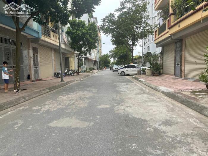 Hình ảnh Bán nhà 4 tầng 47m2 khu tái định cư X6 Thạch Bàn, lô đất gần hồ, gần đường Cổ Linh chỉ 100m 2