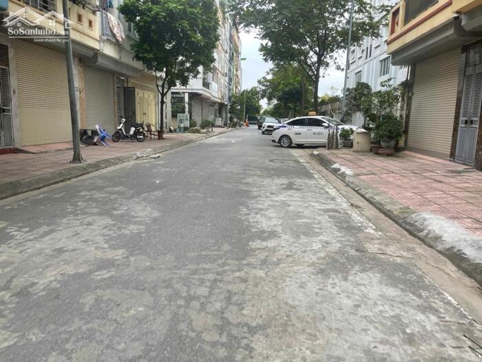 Hình ảnh Bán nhà 4 tầng 47m2 khu tái định cư X6 Thạch Bàn, lô đất gần hồ, gần đường Cổ Linh chỉ 100m 0