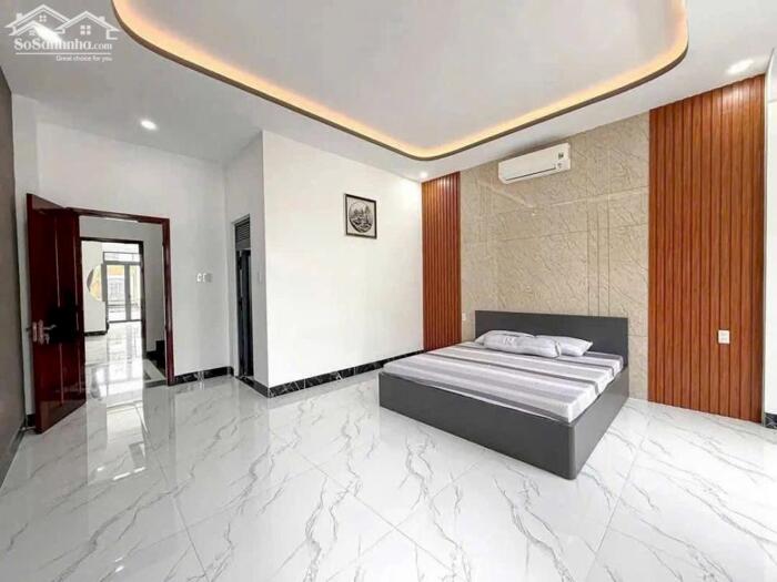 Hình ảnh Bán nhà mặt phố Cầu Giấy 69m2 kinh doanh tốt vỉa hè rộng 22 tỷ 2