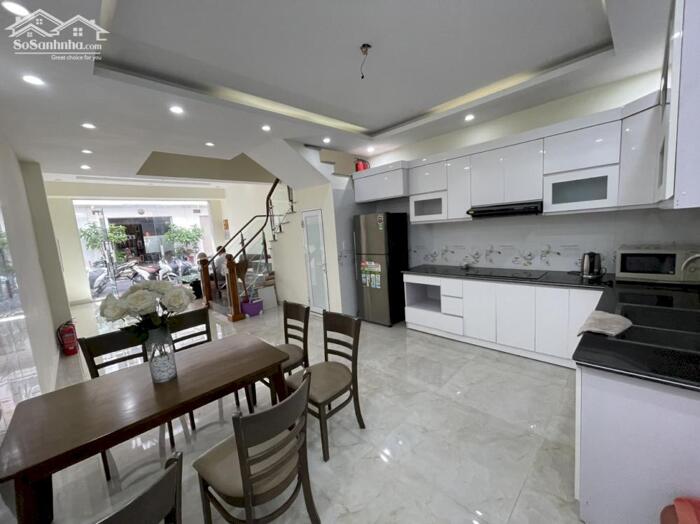 Hình ảnh Cho thuê nhà 5 phòng ngủ Văn Cao, DT: 55m2 x 4 tầng. 0