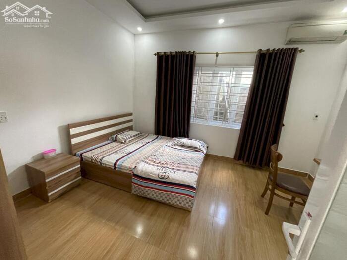 Hình ảnh Cho thuê nhà 5 phòng ngủ Văn Cao, DT: 55m2 x 4 tầng. 1