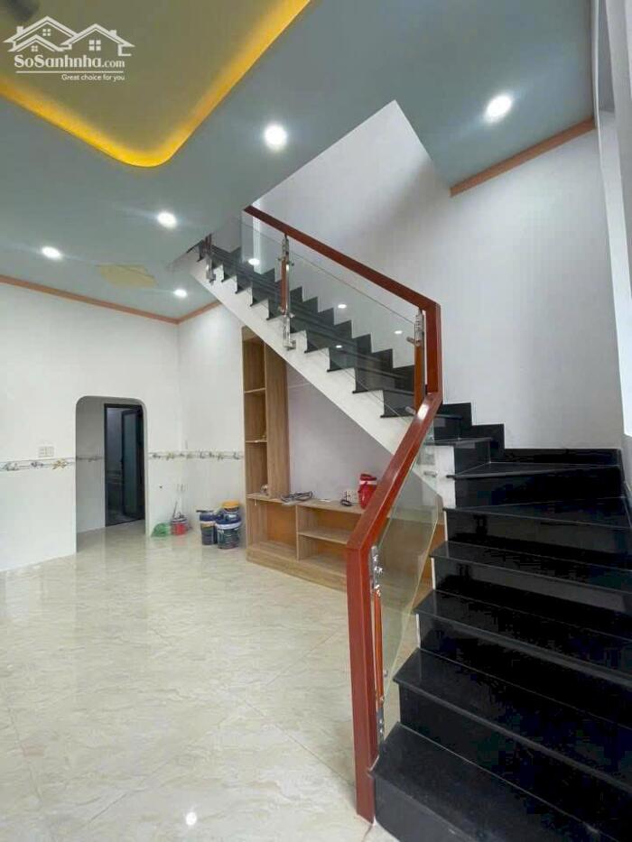 Hình ảnh Nhà 1Lầu 1Trệt Đường Ô Tô Tân Vạn Giá Quá Rẽ Chỉ 2tỷ5. Thổ Cư 0