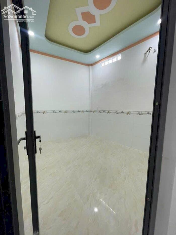 Hình ảnh Nhà 1Lầu 1Trệt Đường Ô Tô Tân Vạn Giá Quá Rẽ Chỉ 2tỷ5. Thổ Cư 2