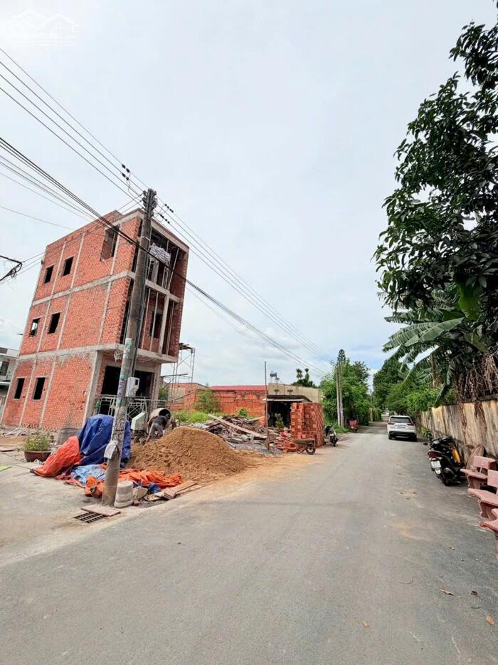 Hình ảnh CẦN BÁN NHÀ 2 LẦU SIÊU ĐẸP GẦN BỜ KÈ BỬU LONG ( Giá chỉ 3 tỷ 6 TL LVCC ) 1