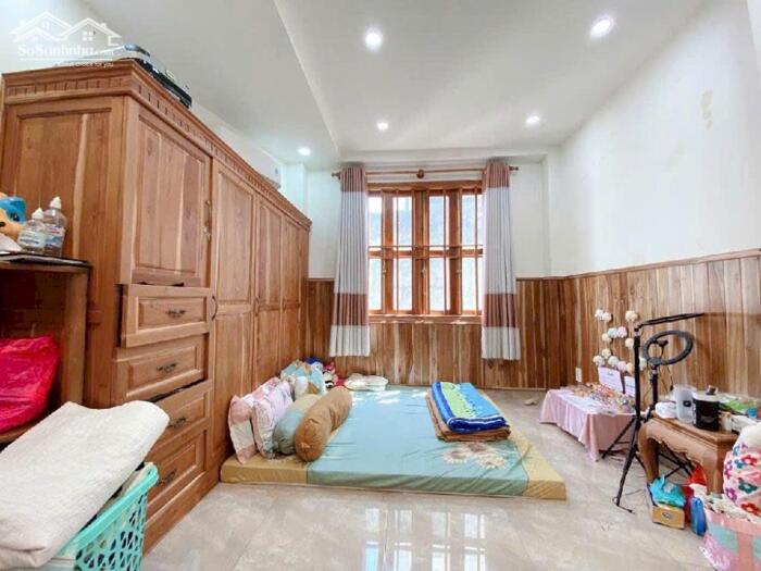 Hình ảnh Chỉ 9.5 tỷ có nhà HXH Nguyễn Thái Sơn ngang 4.6m 5 tầng có hầm 64m2 gần BV 175 tặng NT gỗ 5