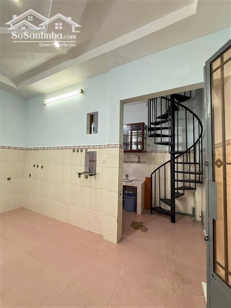 Hình ảnh Bán nhà ngay chợ Phạm Văn Hai, 21m2 SHR vuông vức hơn 2 tỷ 3