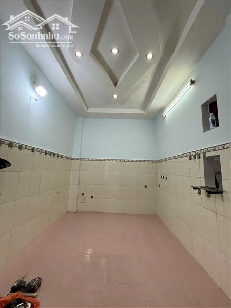 Hình ảnh Bán nhà ngay chợ Phạm Văn Hai, 21m2 SHR vuông vức hơn 2 tỷ 2