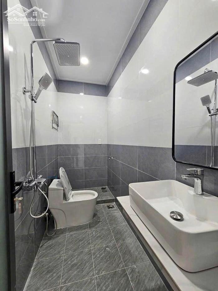 Hình ảnh NHÀ LẦU 2 MẶT TIỀN - 1 LÔ DUY NHẤT - CHỈ 1TY980 (CÒN GIẢM) 6