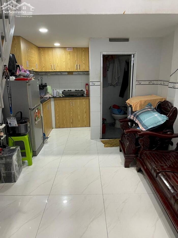 Hình ảnh 20m2 Lạc Long Quân HXH cách 1 căn, 3 tầng, hoàn công đủ 0