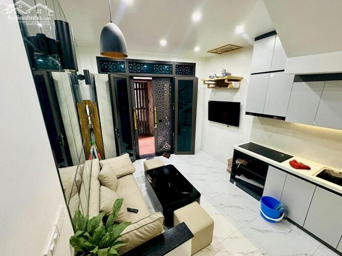 Hình ảnh Bán nhà Đường Láng - Đống Đa, 4 Tầng, 3 Ngủ, Ngõ Nông, Full Nội Thất, Giá 6.1 tỷ 1