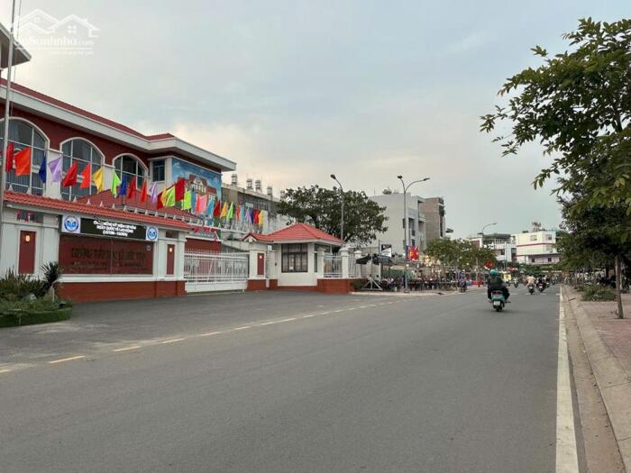 Hình ảnh Bán GẤP nhà đẹp hẻm 616 Lê Đức Thọ ngang 10m 220m2 khu Osimi có gara sân vườn 22 tỷ xíu. 3