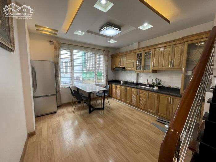 Hình ảnh Cho thuê nhà khu phân lô Văn Cao 4 p.ngủ, DT: 60m2. 4