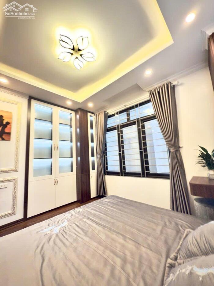 Hình ảnh Bán nhà mặt phố Hoàng Hoa Thám 33m2 vỉa hè rộng sổ nở hậu 13 tỷ 2