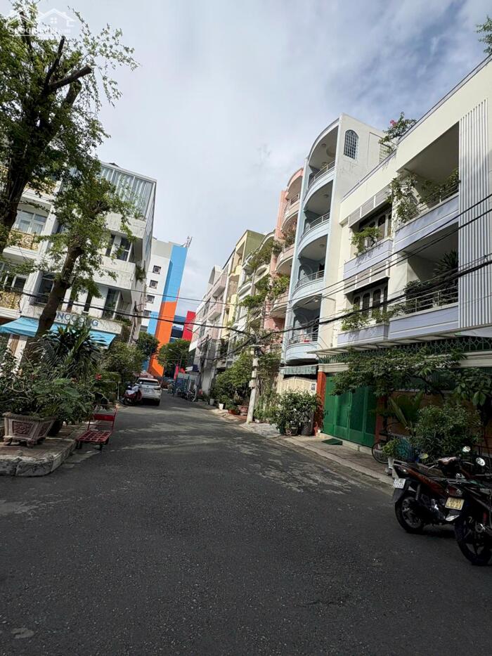 Hình ảnh Hẻm 15m Thành Thái Q10 – 4.2x17m – 5 Tầng Nhà Mới, Có Sân Để Ô Tô – Giá 20 Tỷ TL 0