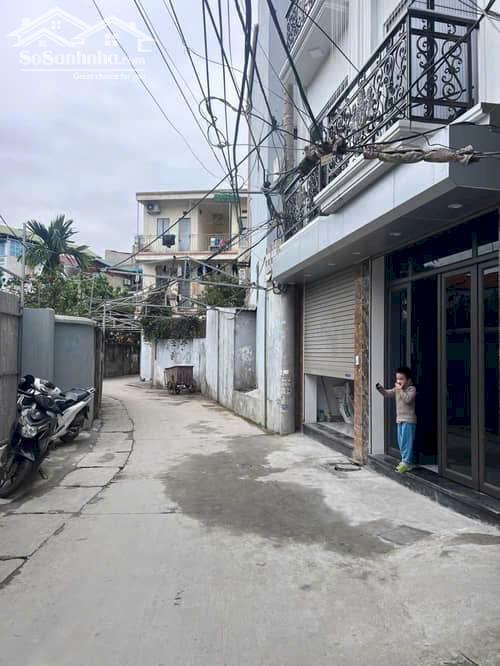 Hình ảnh Nhà 5 tầng mới xây tại phố Đức Diễn, ô tô đỗ cửa, gần trung tâm văn hóa-thông tin và thể thao! 0