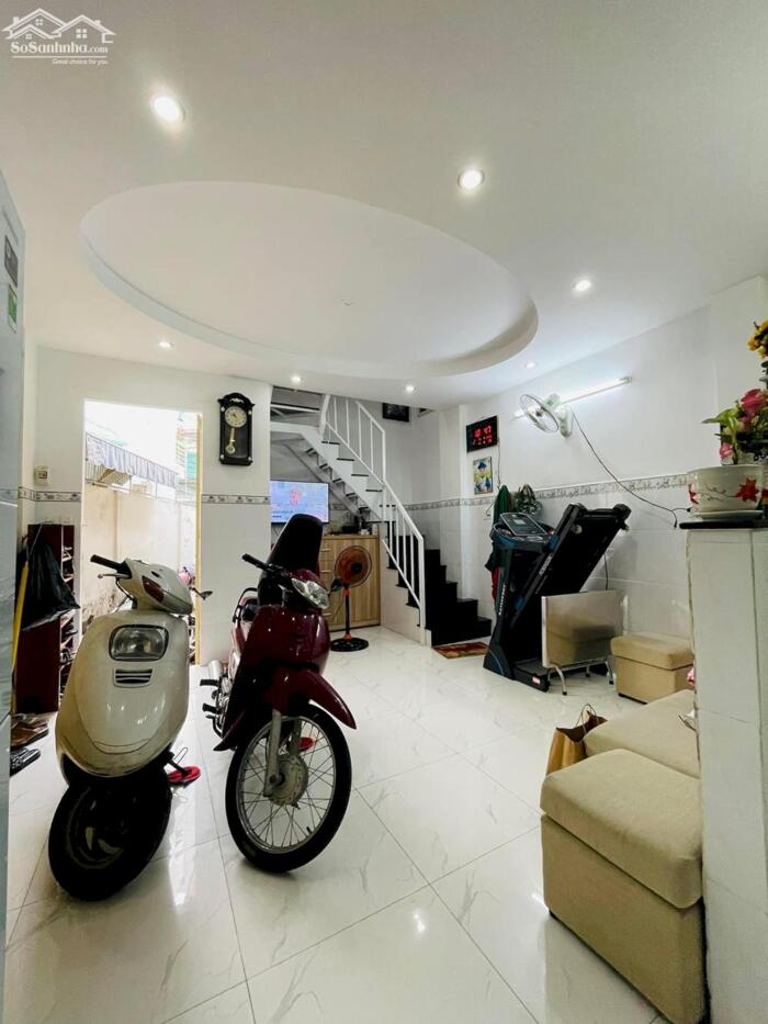 Hình ảnh Bán nhà 30m2 HXH Hồng Lạc, hẻm thông nở hậu 3.35 tỷ 3