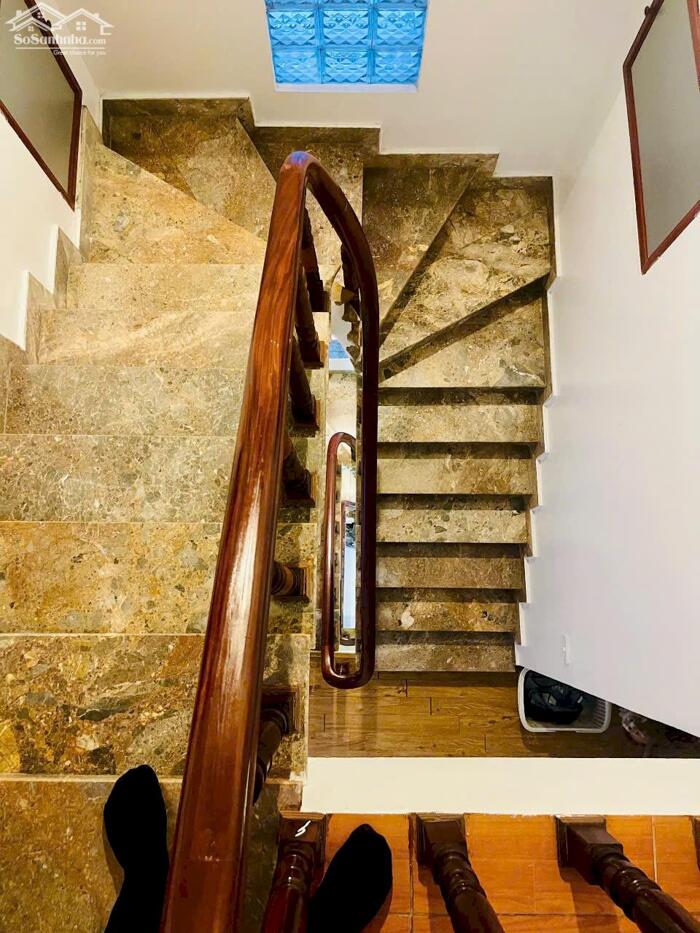 Hình ảnh Nhà 4 tầng lô góc – 32m², ở sướng, ngõ ô tô, vài bước ra ô tô tránh! 2