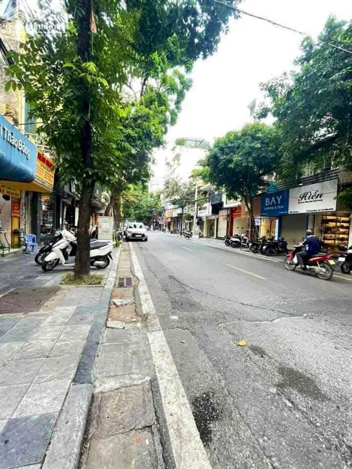 Hình ảnh Bán nhà Mặt phố Hàng Bông 185m2 x MT 7m, Vỉa hè rộng 0