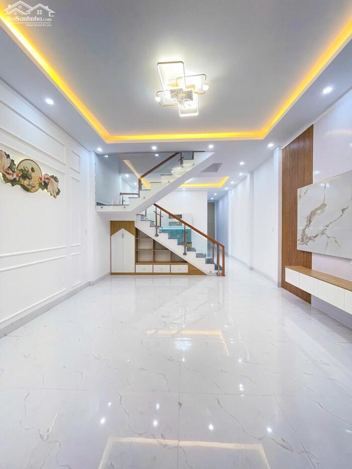 Hình ảnh Nhà Lầu ngay gần khu dân cư Lavender cách chợ Thạnh Phú chỉ 2p di chuyển 1