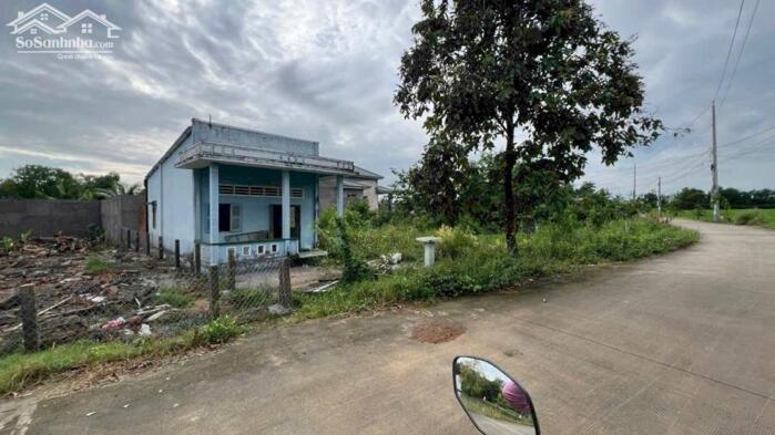 Hình ảnh Đất nền thổ cư 200m2 mt xe hơi trên đất có nhà sẵn xã Phước Đông giá rẻ 1 tỏi 50tr 1