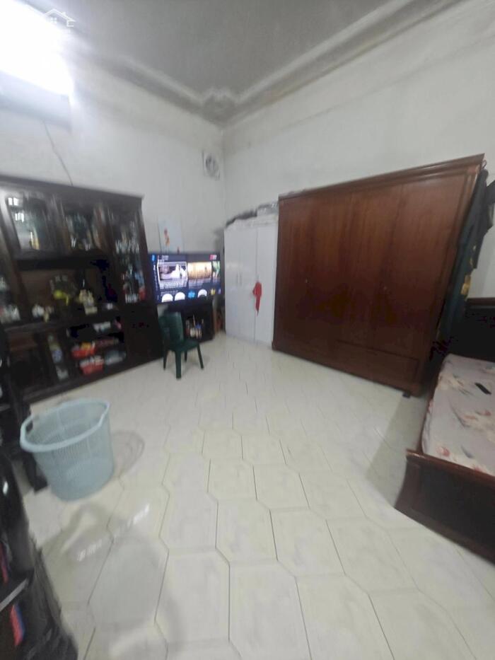 Hình ảnh Nhà Hàng Vôi 61M2 Mặt Tiền 6M 46,5 Tỷ 2 Mặt Thoáng Sạch đẹp thoáng 3