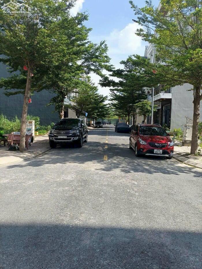 Hình ảnh Bác Em Cần Bán Gấp Lô Đất Về Quê Gần cổng Văn Miếu Trấn Biên, Bửu Long, Đồng Nai 1