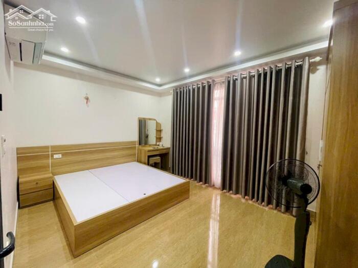 Hình ảnh Cho thuê nguyên nhà 5 tầng tại Tô Vũ - 193 Văn Cao, oto đỗ tận cửa. LH: 0989.099.526. 6