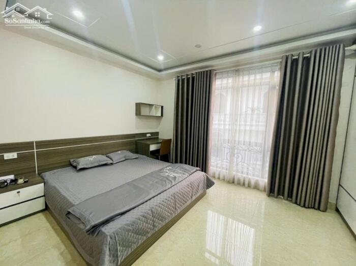 Hình ảnh Cho thuê nguyên nhà 5 tầng tại Tô Vũ - 193 Văn Cao, oto đỗ tận cửa. LH: 0989.099.526. 3