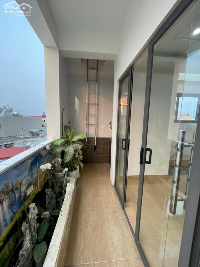 Hình ảnh Cho thuê nguyên nhà 5 tầng tại Tô Vũ - 193 Văn Cao, oto đỗ tận cửa. LH: 0989.099.526. 12