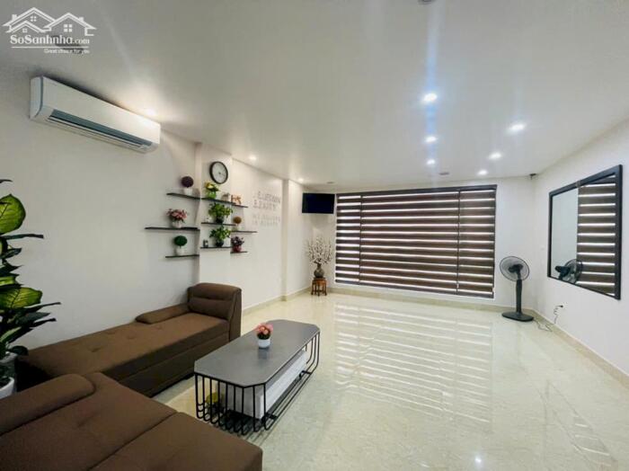 Hình ảnh Cho thuê nguyên nhà 5 tầng tại Tô Vũ - 193 Văn Cao, oto đỗ tận cửa. LH: 0989.099.526. 0