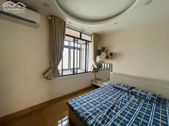 Hình ảnh Cho thuê nguyên nhà 5 tầng tại Tô Vũ - 193 Văn Cao, oto đỗ tận cửa. LH: 0989.099.526. 9