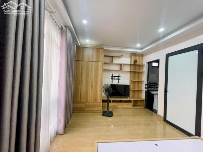 Hình ảnh Cho thuê nguyên nhà 5 tầng tại Tô Vũ - 193 Văn Cao, oto đỗ tận cửa. LH: 0989.099.526. 7